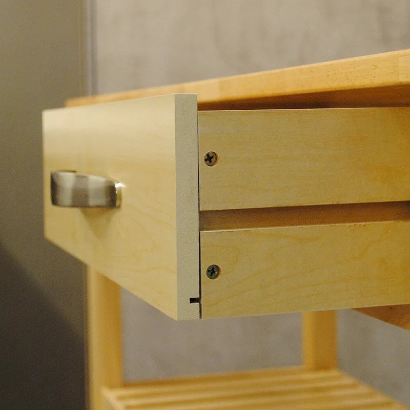 Isola e carrello da cucina dal design semplice, doppi ripiani espositivi e 2 cassetti con piano in legno