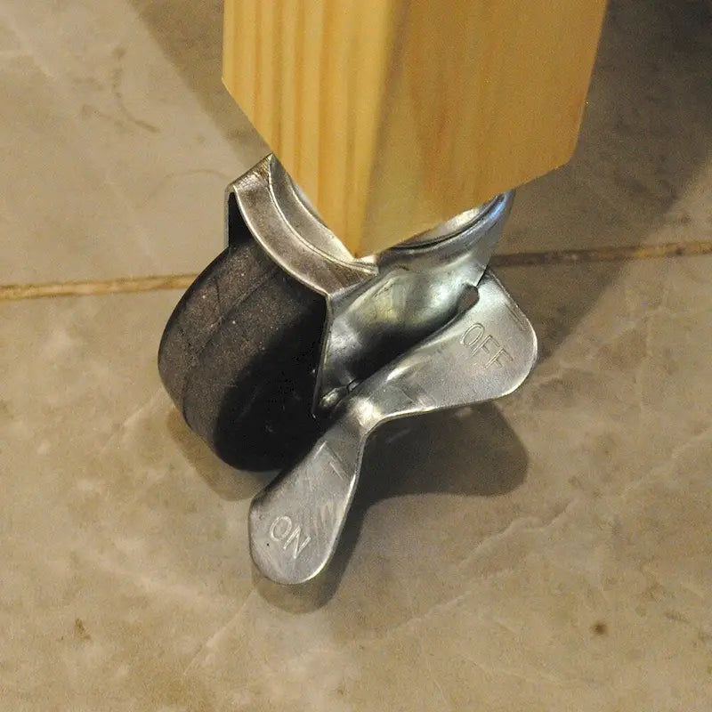 Isola e carrello da cucina dal design semplice, doppi ripiani espositivi e 2 cassetti con piano in legno